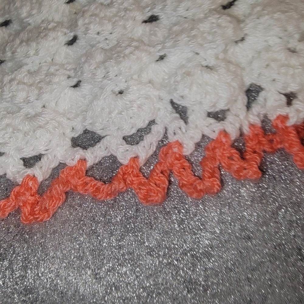 Vintage Crochet Blanket Peach‎ & White Handmade - Picture 5 of 5